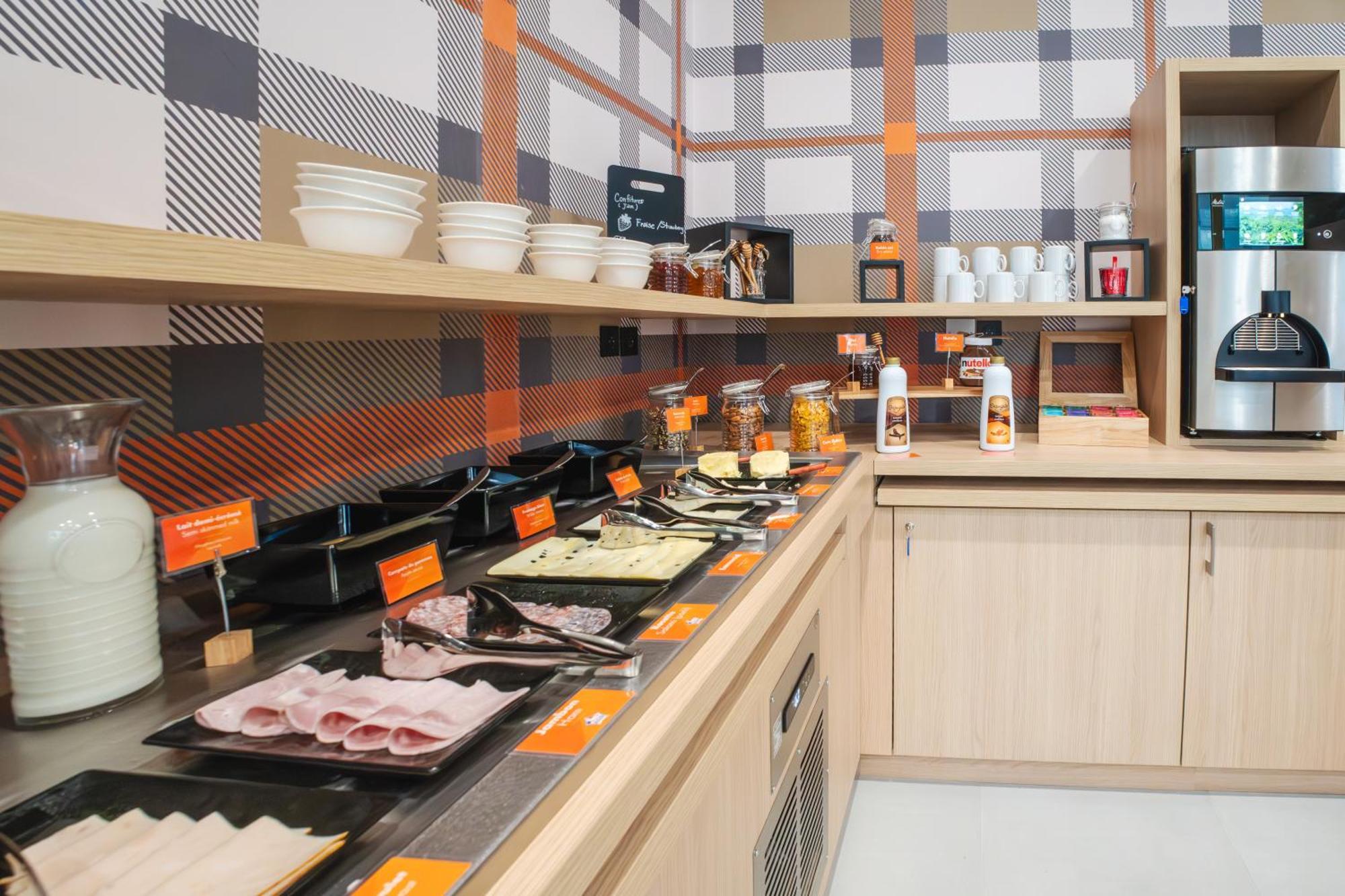 Easyhotel Marseille Euromed Eksteriør billede